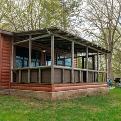 Family Cabin at Big Rock Creek (Cozy Cabin on 980 Acre estate)